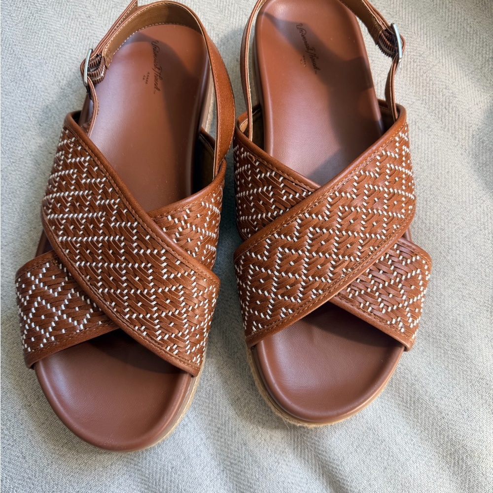 Universal Thread Elisa platform sandals - Picture 2 of 9